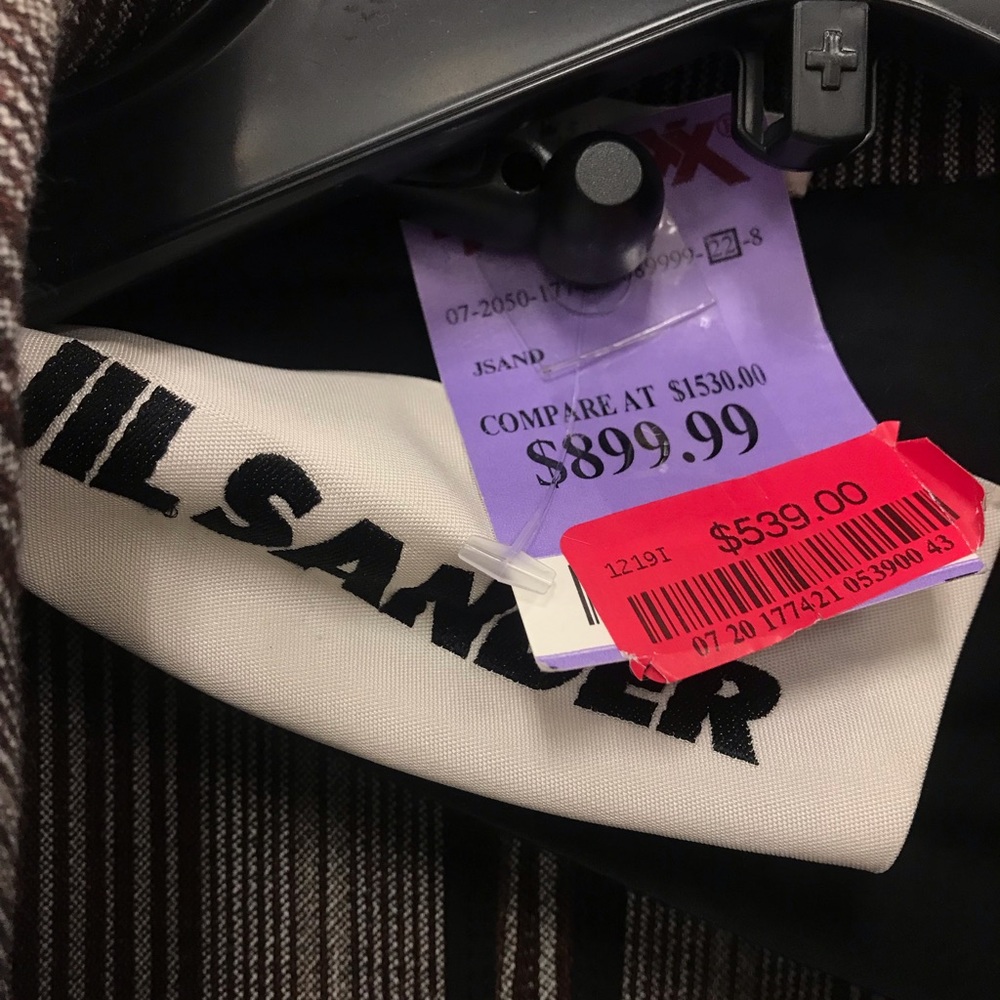 Real Runway Coat - Picture 15 of 16